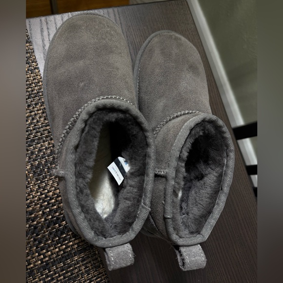 UGG Womens Classic Ultra Mini Booties - Picture 6 of 13